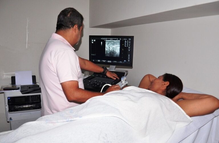 Secretaria de Saúde Realiza Agenda Especial de Ultrassonografia Mamária para Mães Atípicas em Barreiras Imagem do artigo