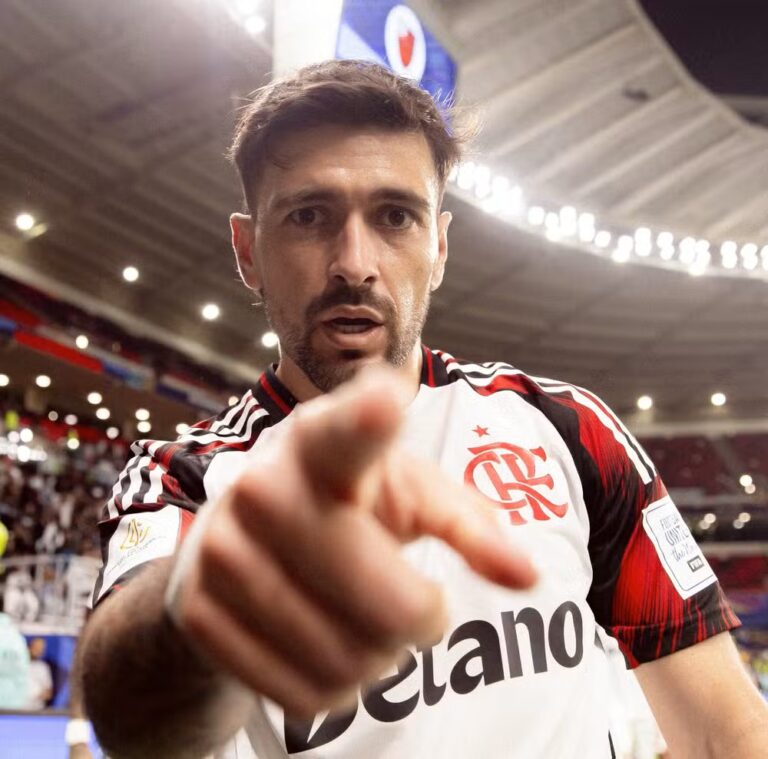 Arrascaeta é Finalista do Prêmio Rei da América 2025 ao Lado de Messi e Martínez Arrascaeta é Finalista do Prêmio Rei da América 2025 ao Lado de Messi e Martínez