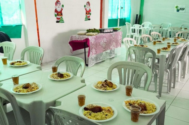 Centro POP Realiza Ceia de Natal para População em Situação de Rua em Feira de Santana Centro POP Realiza Ceia de Natal para População em Situação de Rua em Feira de Santana