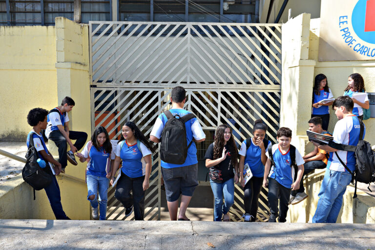 Frequência Escolar em SP Atinge Recorde Histórico com 258 mil Alunos Presentes Diariamente