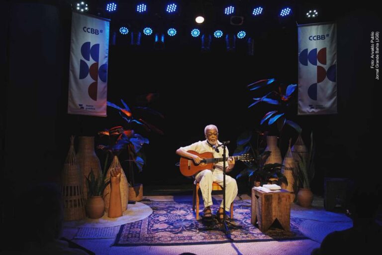 Gilberto Gil Brilha em Show Memorável no Teatro Gamboa e Apoia Campanha "Fica Gamboa"