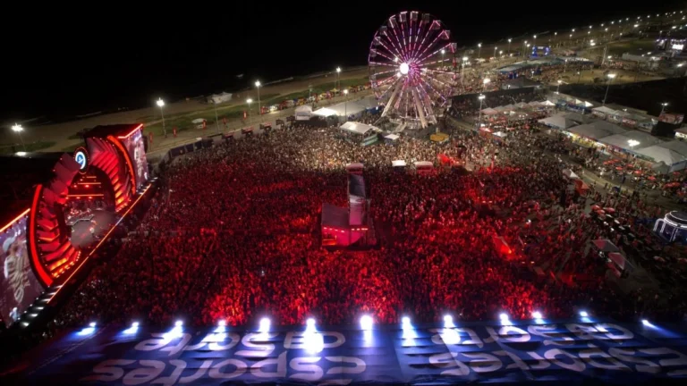Salvador Recebe Quase 120 Mil Turistas e Gera R$ 130 Milhões em Três Dias de Festival Virada Salvador Recebe Quase 120 Mil Turistas e Gera R$ 130 Milhões em Três Dias de Festival Virada