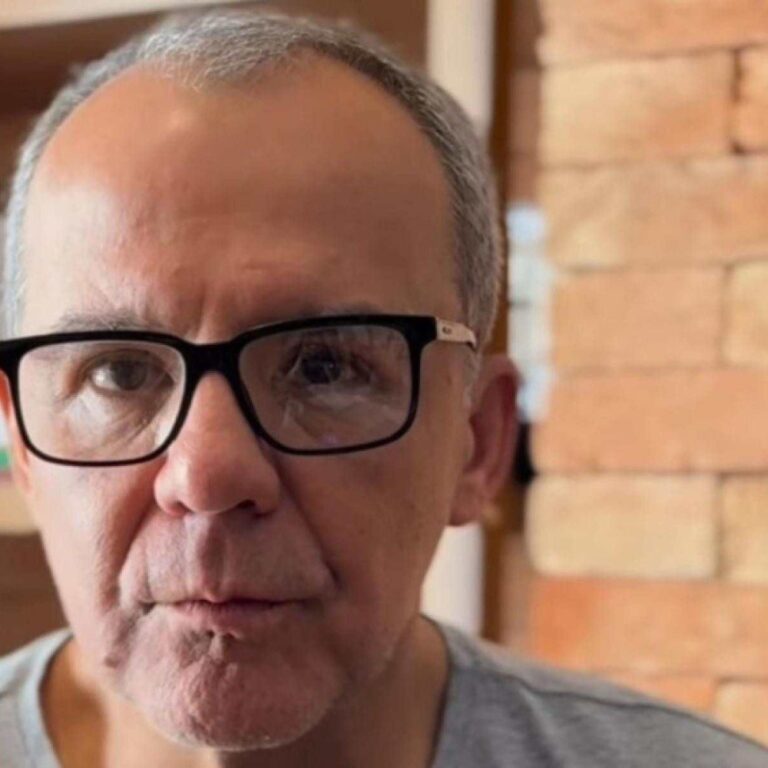 Sérgio Cabral: A Retomada das Atividades Políticas no Rio de Janeiro Sérgio Cabral: A Retomada das Atividades Políticas no Rio de Janeiro