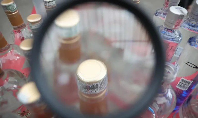 Sete Pessoas Hospitalizadas com Suspeita de Intoxicação por Metanol na Bahia