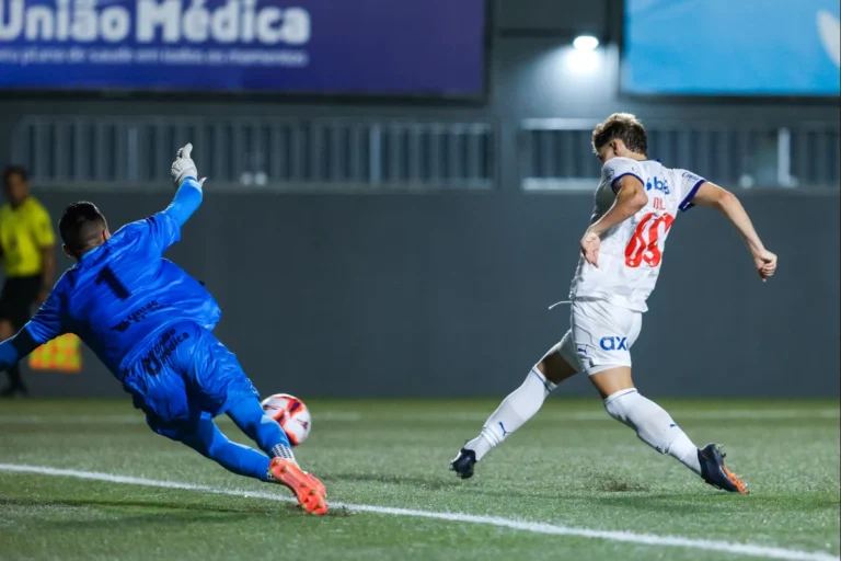 Bahia vence Bahia de Feira e se destaca no Campeonato Baiano