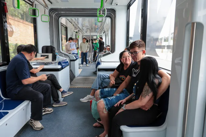 Bonde Urbano Digital Revoluciona Transporte na RMC e Encanta Passageiros Bonde Urbano Digital Revoluciona Transporte na RMC e Encanta Passageiros