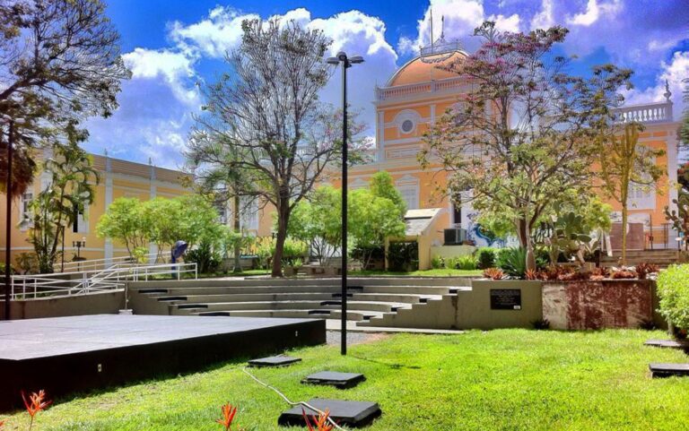 Cine Cuca de Verão 2026: Clássicos do Cinema em Sessões Gratuitas em Feira de Santana