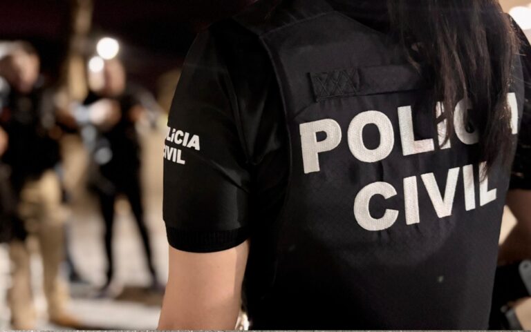 Conflito Familiar: Mulher é Detida na Bahia Após Esfaquear Irmão por Sofá