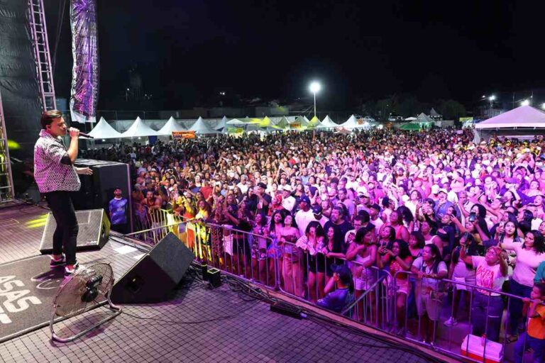 Festa de Reis em Tiquaruçu: Tradição e Celebração Coletiva