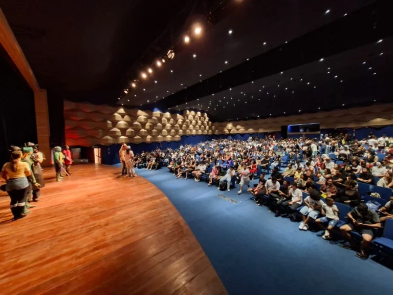 Game-Con 2023: Evento Geek em Feira de Santana Atraí Recorde de Público com Dublador do Homem de Fer