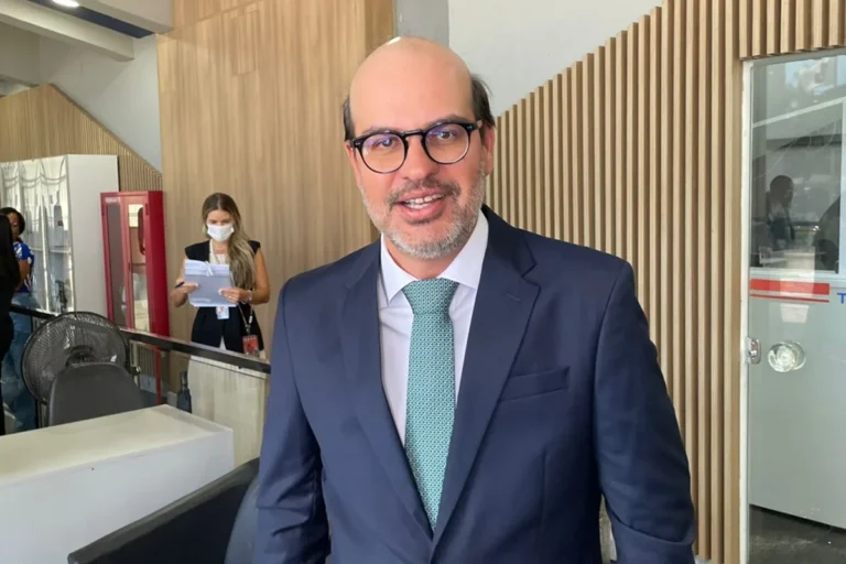 Gildásio Penedo Assume TCE-BA e Defende Imparcialidade e Gestão Técnica em Ano Eleitoral Gildásio Penedo Assume TCE-BA e Defende Imparcialidade e Gestão Técnica em Ano Eleitoral