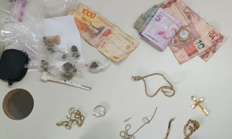 Homem é Detido por Tráfico de Drogas no Centro Histórico de Salvador