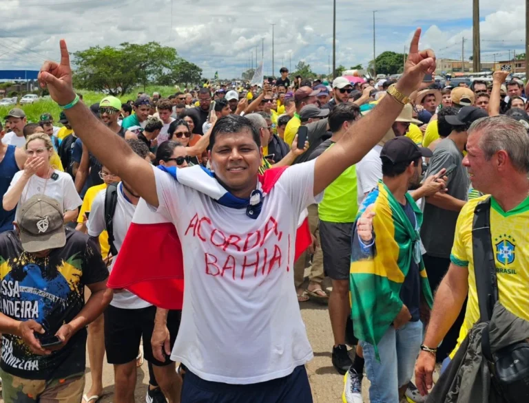 ‘Não vamos nos calar diante de abusos’, afirma Diego Castro na Caminhada da Liberdade em Brasília ‘Não vamos nos calar diante de abusos’, afirma Diego Castro na Caminhada da Liberdade em Brasília