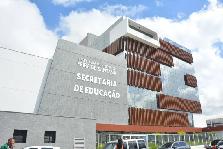 Prefeitura de Feira de Santana Muda Horário de Provas para Concurso com 3 Mil Vagas e Salários de R$ 5,2 Mil Prefeitura de Feira de Santana Muda Horário de Provas para Concurso com 3 Mil Vagas e Salários de R$