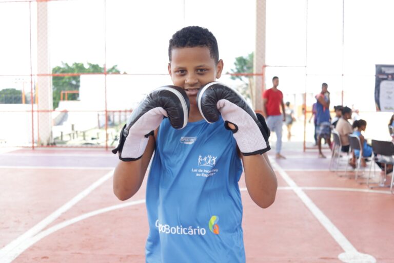 Projeto Oportunidade Através do Esporte inicia novo ciclo e transforma a vida de 550 jovens Projeto Oportunidade Através do Esporte inicia novo ciclo e transforma a vida de 550 jovens