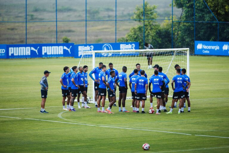 Rogério Ceni anuncia retornos do elenco do Bahia e elogia novo reforço