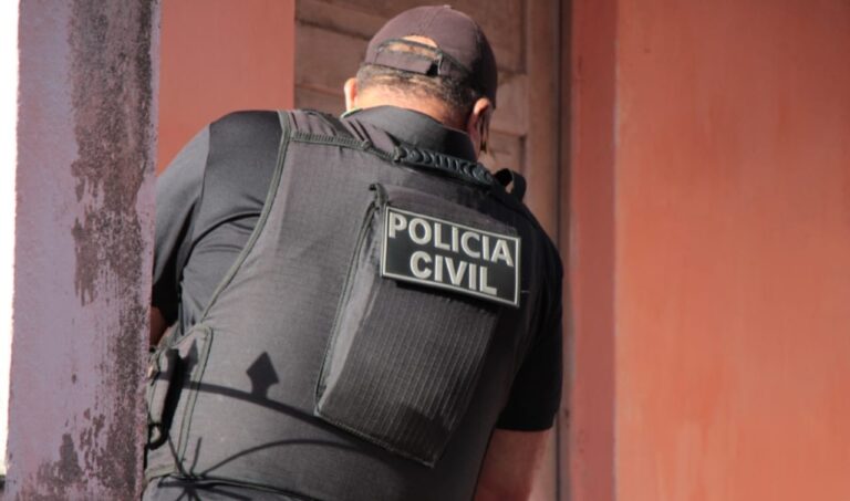 Tragédia em Conceição do Coité: Jovem é Assassinado em Residência Tragédia em Conceição do Coité: Jovem é Assassinado em Residência