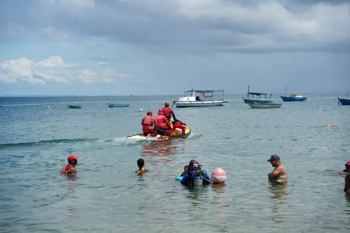 Carnaval 2024: Bombeiros alertam sobre riscos da combinação bebida e mar Carnaval 2024: Bombeiros alertam sobre riscos da combinação bebida e mar