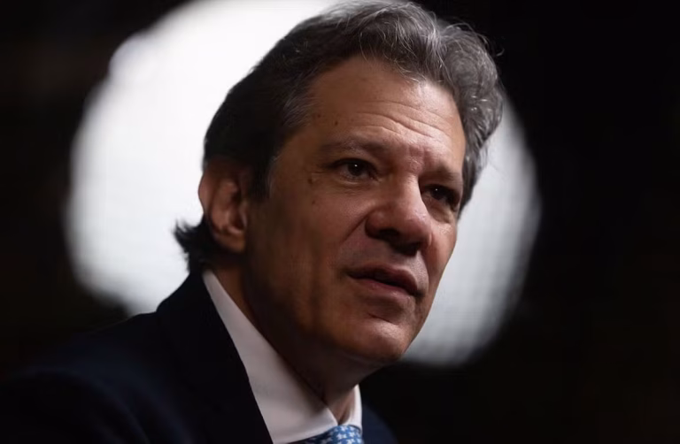 Haddad Destaca Política Econômica como Chave para Redução de Juros e Estabilização da Dívida