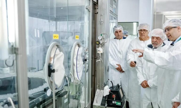 Lula Defende Parceria com a China para Produção de Vacinas no Brasil