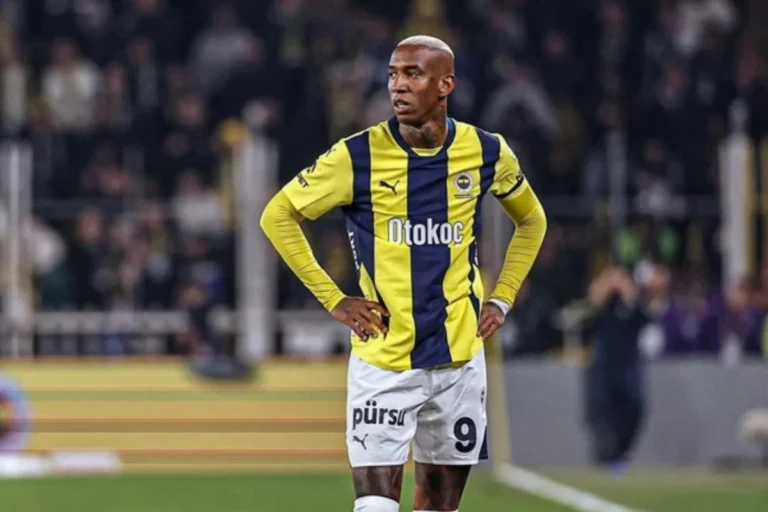 Talisca Renova com Fenerbahçe e Afasta Retorno ao Brasil
