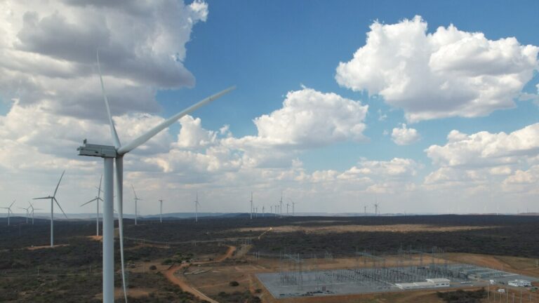 Adeus ao Monopólio: Como o Mercado Livre de Energia Pode Reduzir Sua Conta de Luz em Até 30%