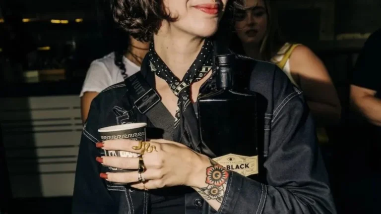 Adeus Balada? Coffee Raves Transformam a Relação da Nova Geração com o Café