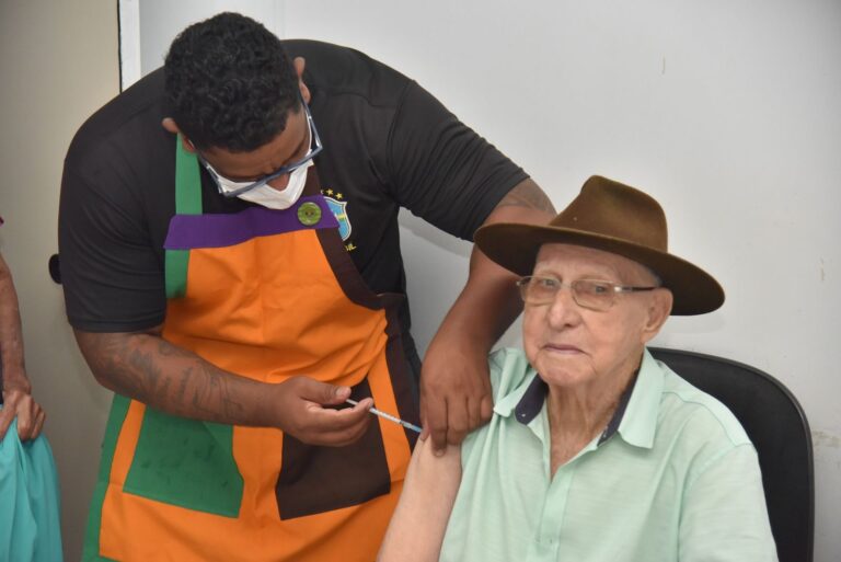 Aparecida Lança Campanha de Vacinação Contra a Gripe com 32 Postos Disponíveis Aparecida Lança Campanha de Vacinação Contra a Gripe com 32 Postos Disponíveis