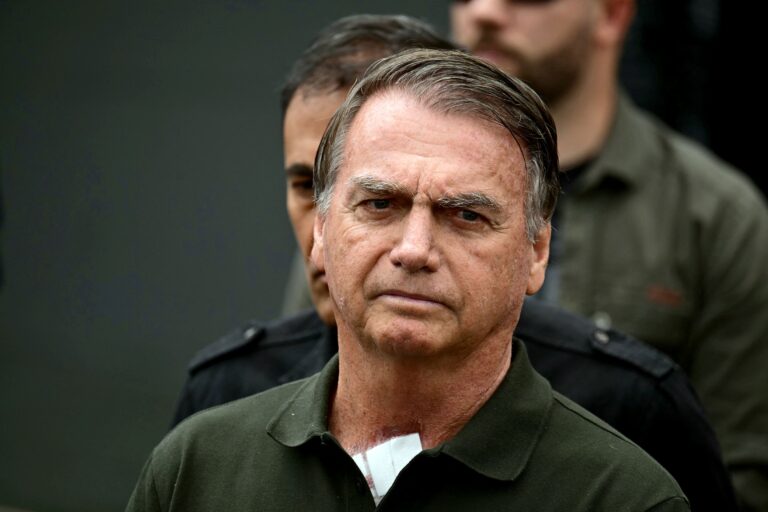 Bolsonaro Apresenta Piora na Função Renal, Mas Permanece Estável na UTI