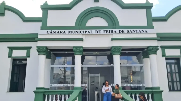 Câmara de Feira de Santana Suspende Sessão por Falta de Quórum