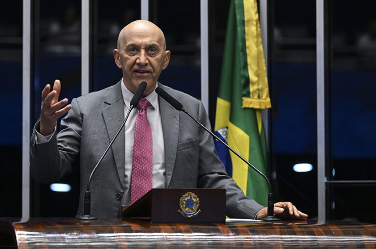 Confúcio Moura Propõe Educação como Solução para a Violência no Brasil