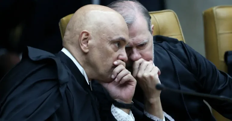 Desconfiança do Supremo aumenta com a presença de delegados da PF em gabinetes Desconfiança do Supremo aumenta com a presença de delegados da PF em gabinetes