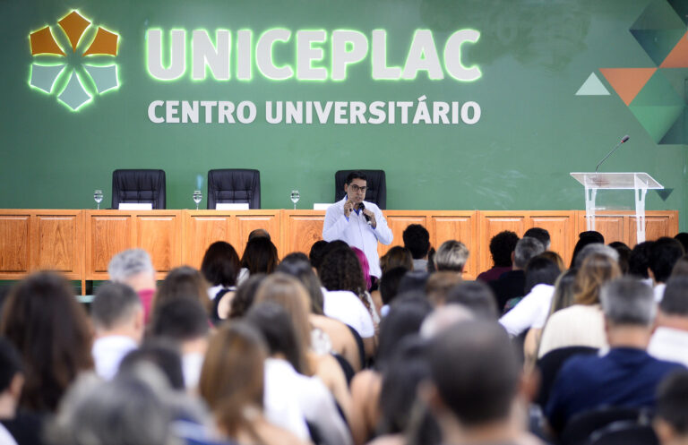 Eficiência e Eficácia na Saúde: Palestra Impactante para Estudantes de Medicina