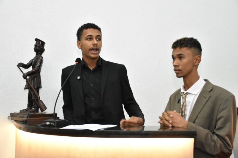 Estudantes de Feira de Santana Advocam Arborização para Prevenir Desastres Naturais Estudantes de Feira de Santana Advocam Arborização para Prevenir Desastres Naturais