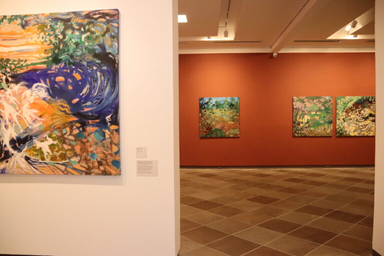 Experiências Únicas com a Artista na Exposição 'Viagem à Aurora do Mundo'