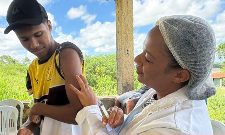 Feira de Santana Antecipou Vacinação Contra a Gripe e Inicia Imunização em 25 de Abril