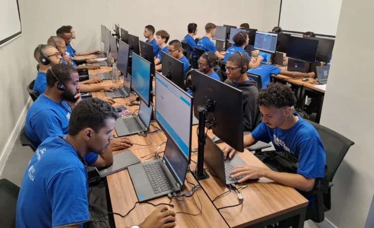 Ford Oferece 80 Vagas em Programa de Formação Profissional em Tecnologia na Bahia Ford Oferece 80 Vagas em Programa de Formação Profissional em Tecnologia na Bahia