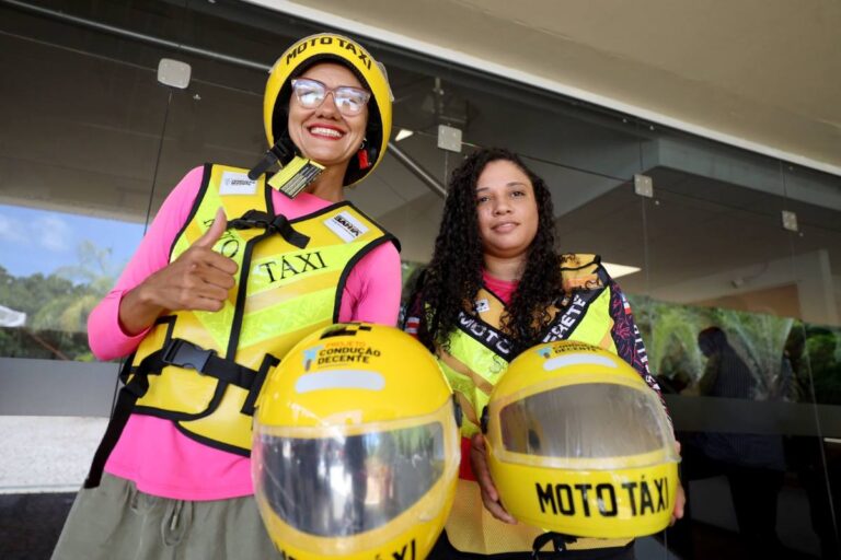 Governo da Bahia Fornece Kits de Segurança para Motofretistas e Mototaxistas em Feira de Santana