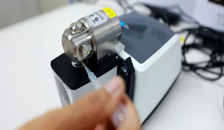 Governo da Bahia Inova com Equipamento para Detecção de Combustíveis Adulterados