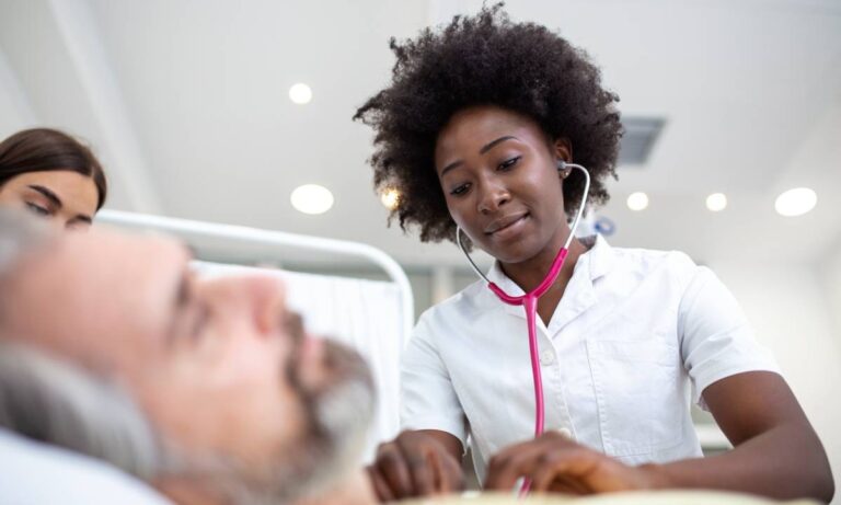 Monte Tabor Oferece 20 Bolsas para Curso de Técnico em Enfermagem em Salvador