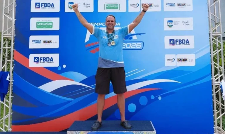 Nadador Master de Feira de Santana Brilha em Campeonato Estadual