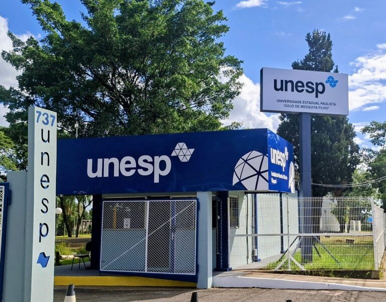 O Uso de IA na Educação: Regras e Recomendações das Universidades Brasileiras O Uso de IA na Educação: Regras e Recomendações das Universidades Brasileiras