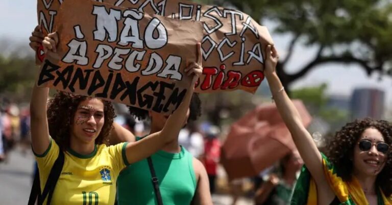 Partidos se Organizam para Atrair e Manter Jovens Filiados na Política Brasileira