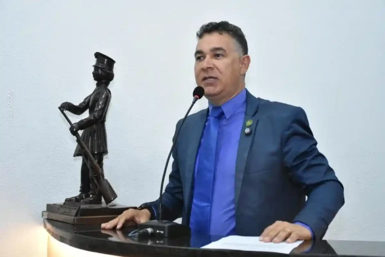 Presidente da Câmara Municipal de Feira de Santana Sugere Construção de Creche em Garapa