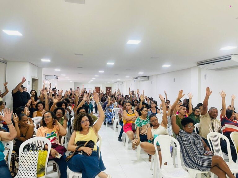 Professores da Rede Municipal de Feira de Santana Definem Estado de Greve