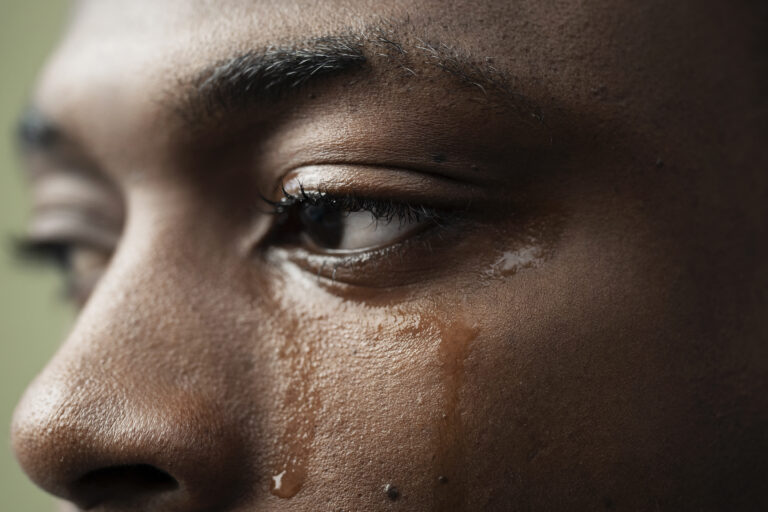 Racismo e Seus Efeitos na Saúde Mental: Um Alerta Necessário