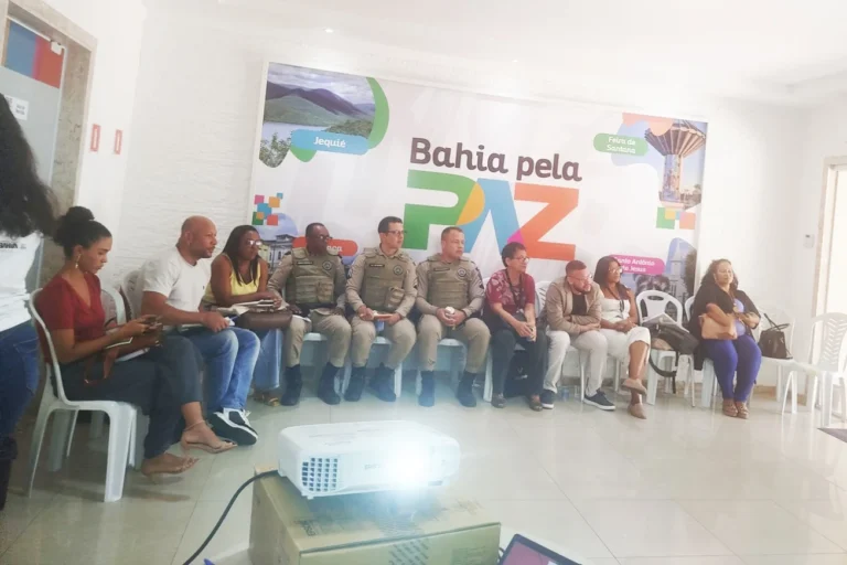 Reunião de Ação pela Paz: Mulheres e Bahia se Unem Contra a Violência Escolar