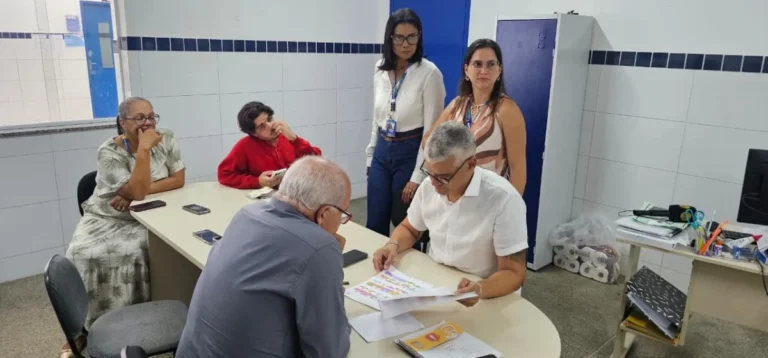 Secretário de Educação de Feira de Santana aborda reclamações da Escola Municipal Monteiro Lobato