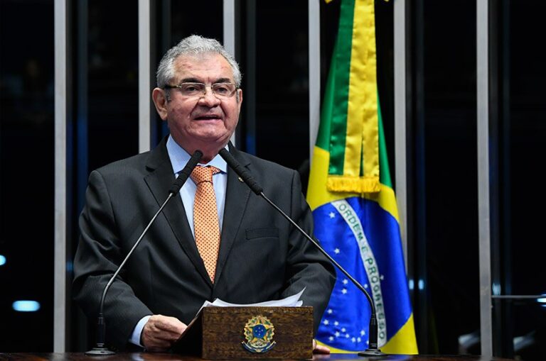 Senador Angelo Coronel se filia ao Republicanos e amplia jogo político na Bahia