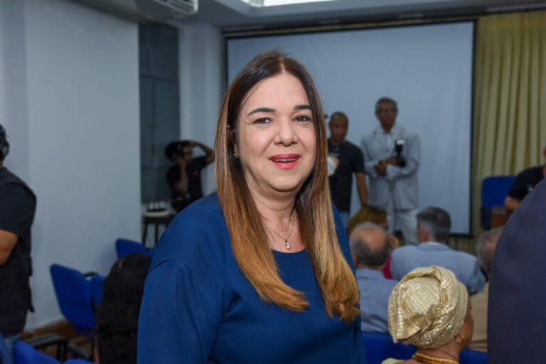 Tatiana Ribeiro Velloso: Primeira-Dama da Bahia Pode Receber Comenda 2 de Julho